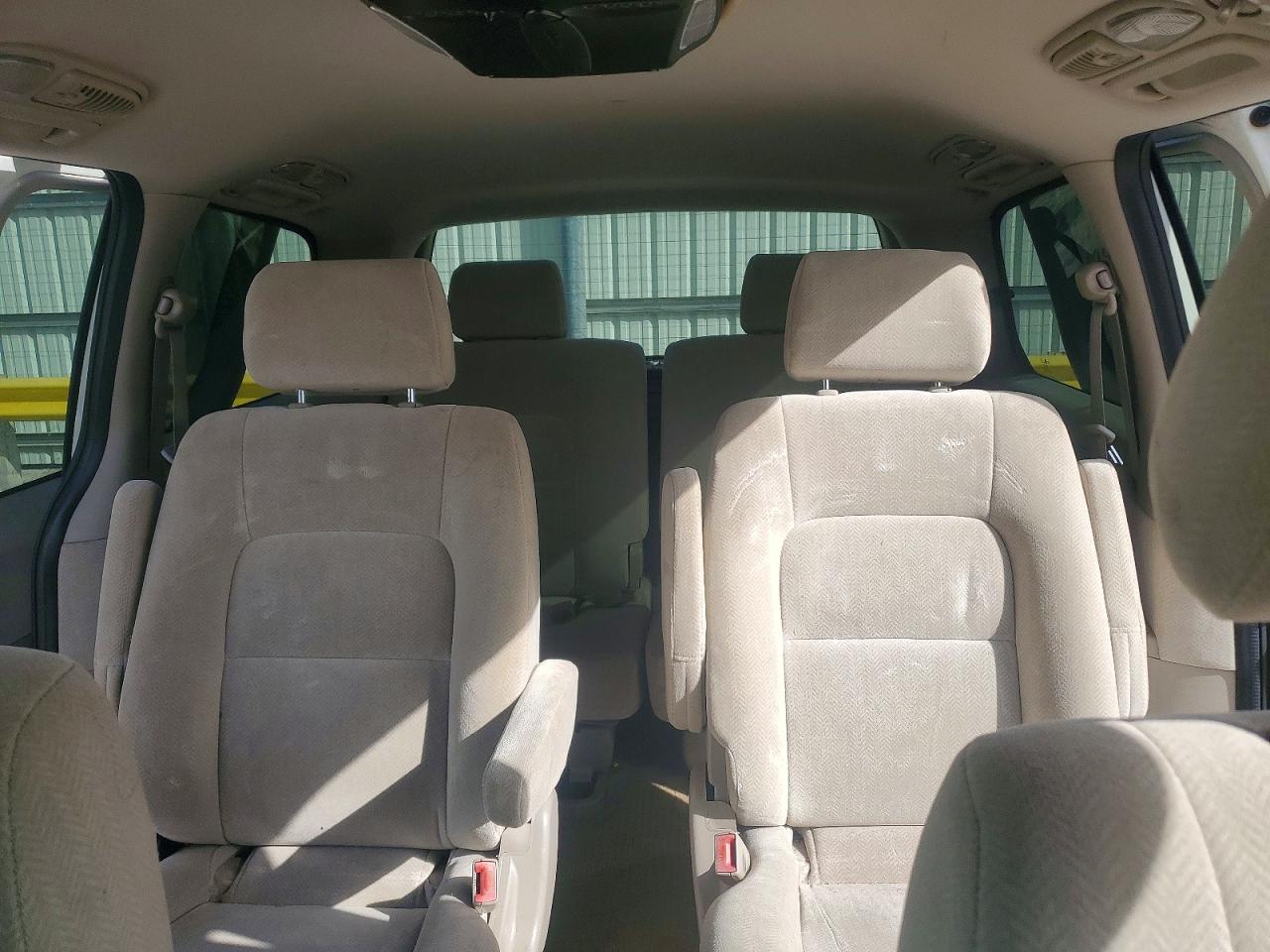 2005 KIA SEDONA EX photo 10