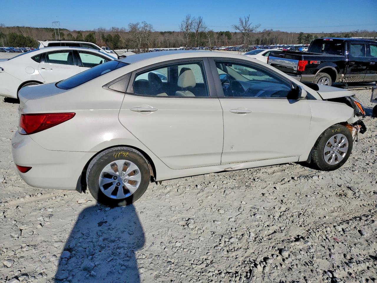 2016 HYUNDAI ACCENT SE photo 3