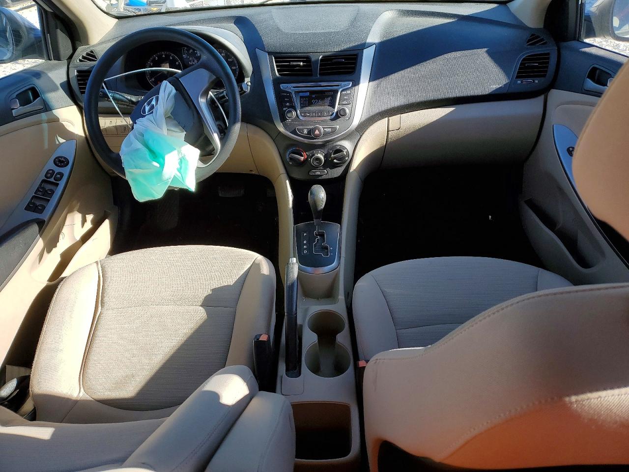 2016 HYUNDAI ACCENT SE photo 8
