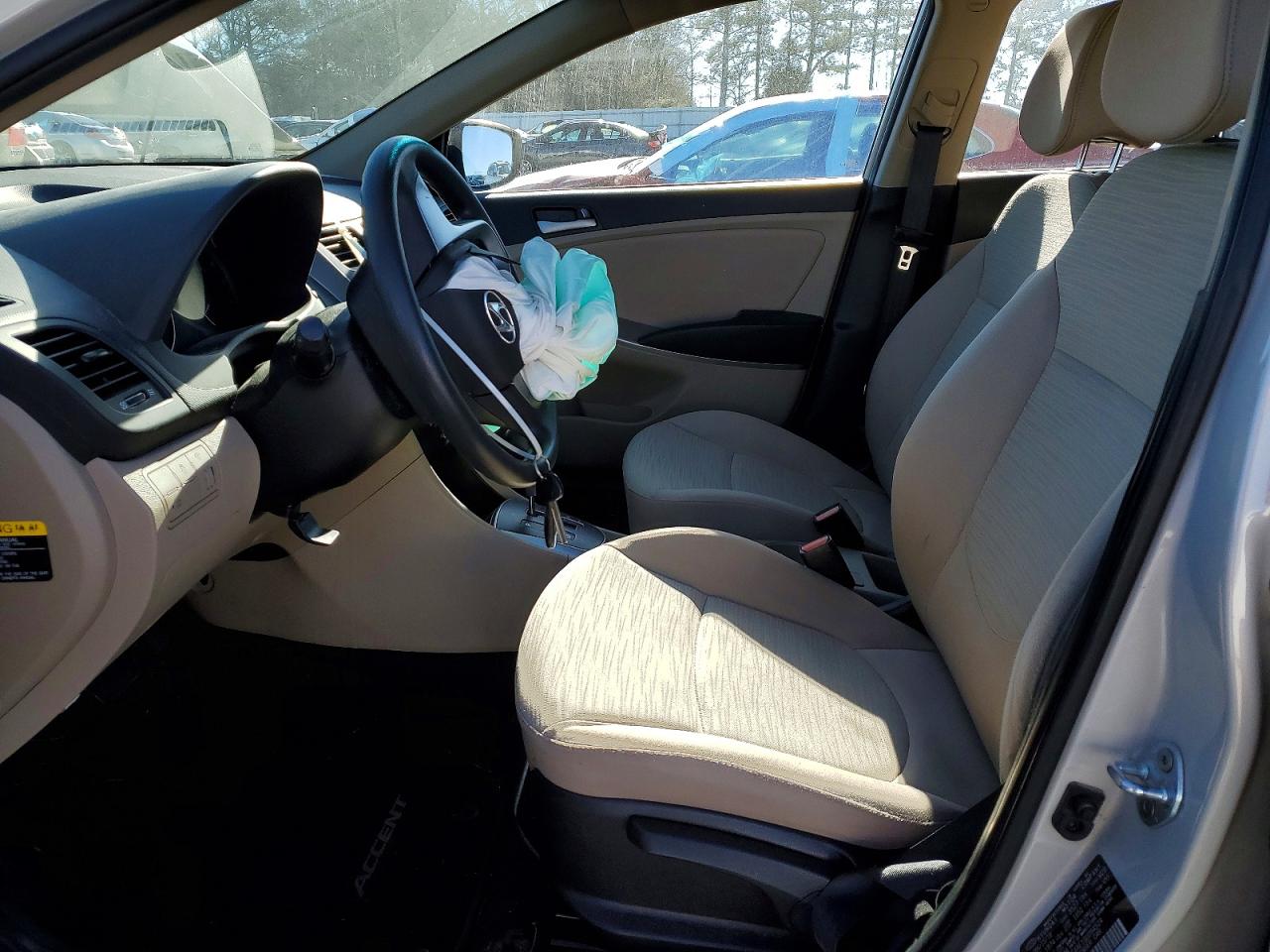 2016 HYUNDAI ACCENT SE photo 7