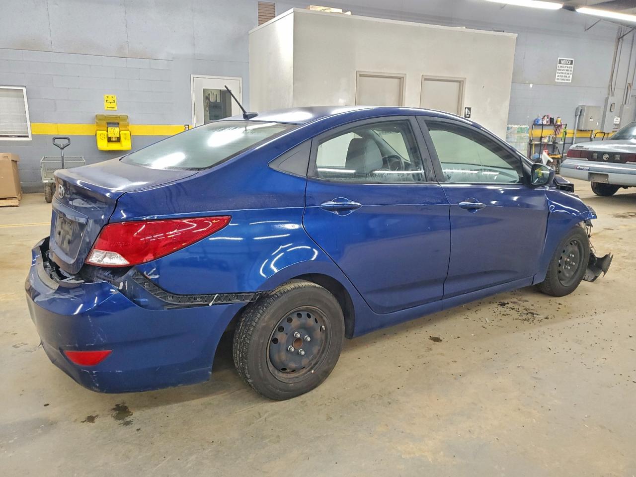 2017 HYUNDAI ACCENT SE photo 3