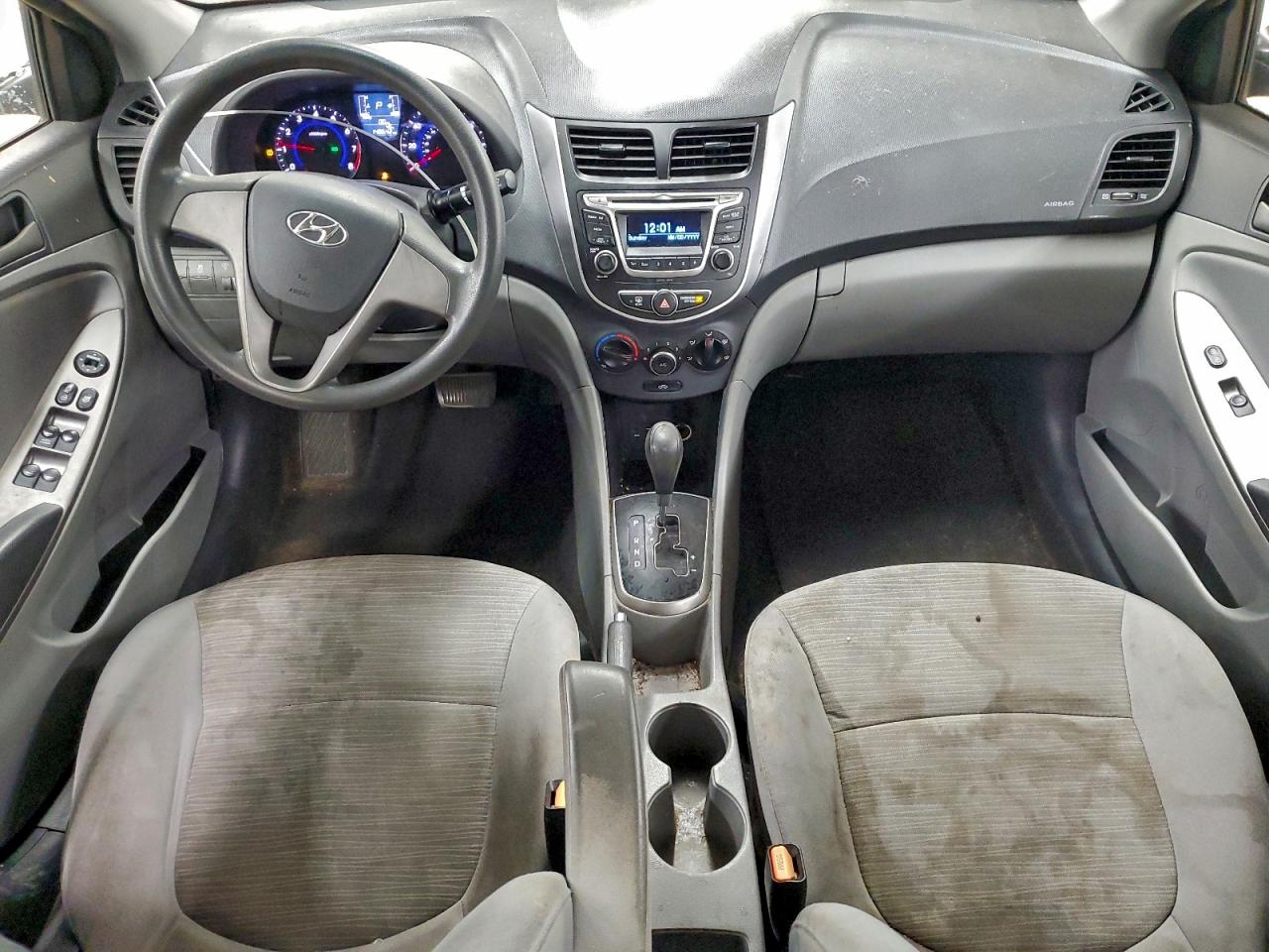 2017 HYUNDAI ACCENT SE photo 8