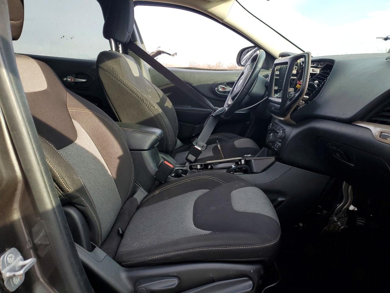 2014 JEEP CHEROKEE LATITUDE photo 7