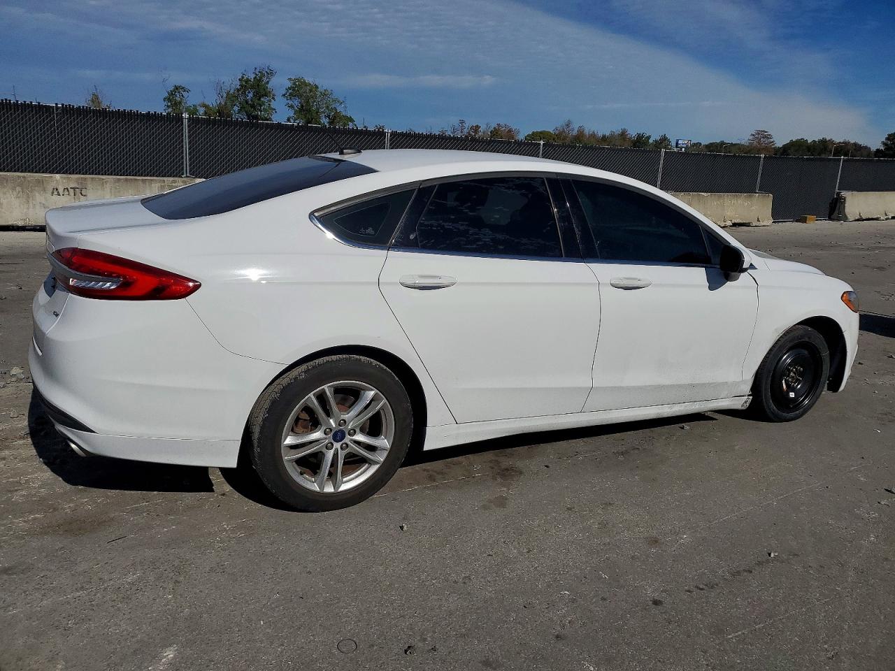 2018 FORD FUSION SE photo 5