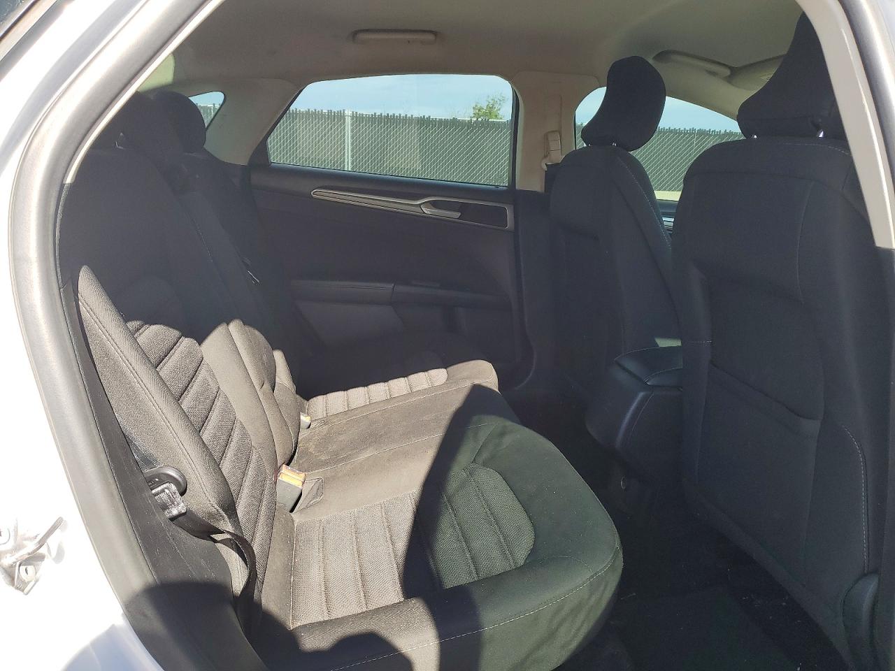 2018 FORD FUSION SE photo 19