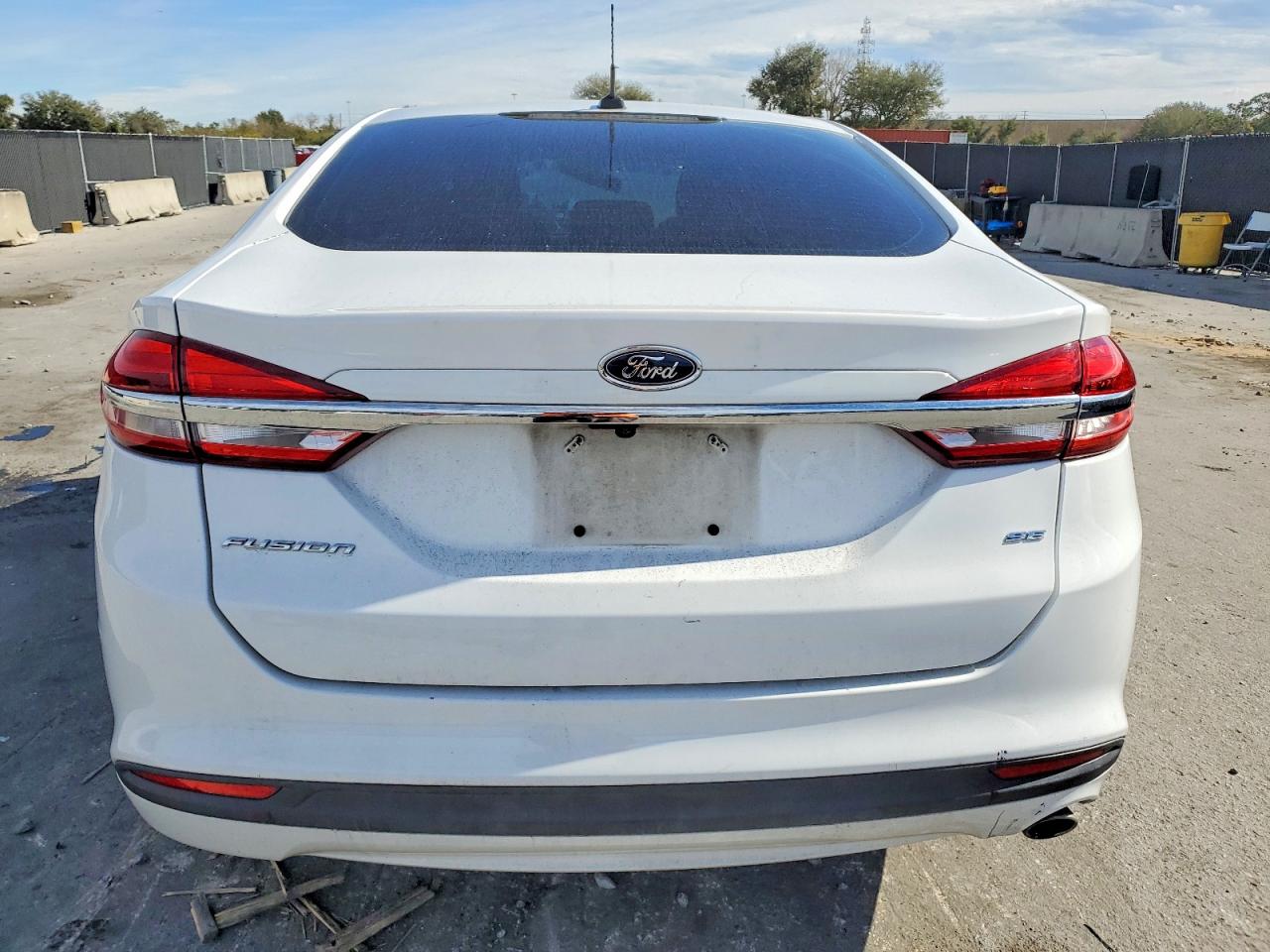 2018 FORD FUSION SE photo 11