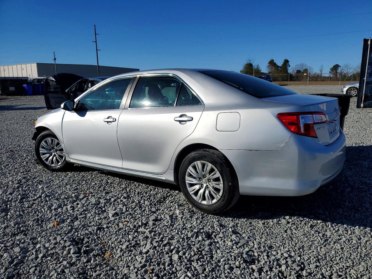 2014 TOYOTA CAMRY L photo 2