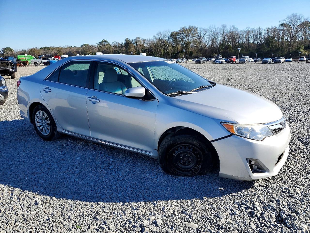 2014 TOYOTA CAMRY L photo 4