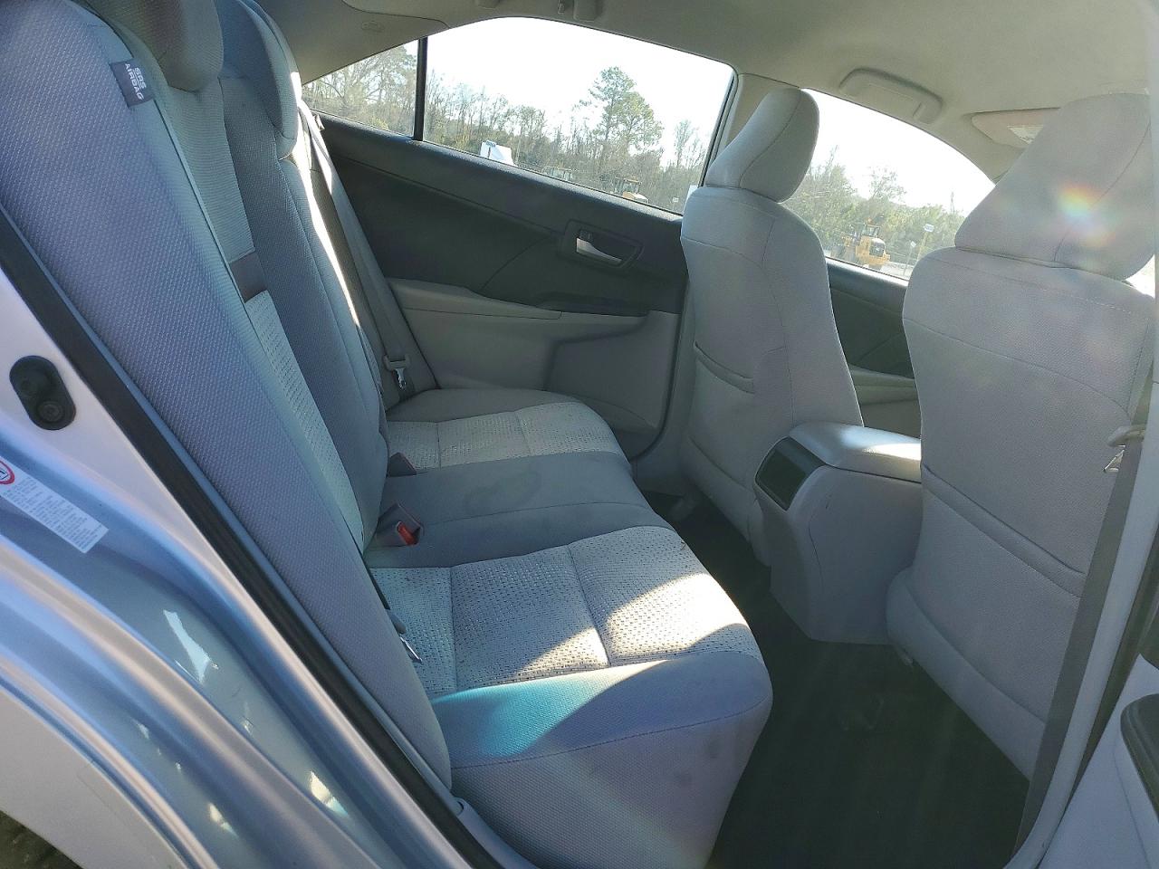 2014 TOYOTA CAMRY L photo 10