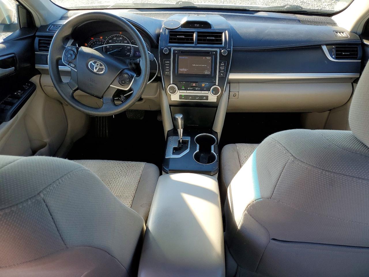 2014 TOYOTA CAMRY L photo 8