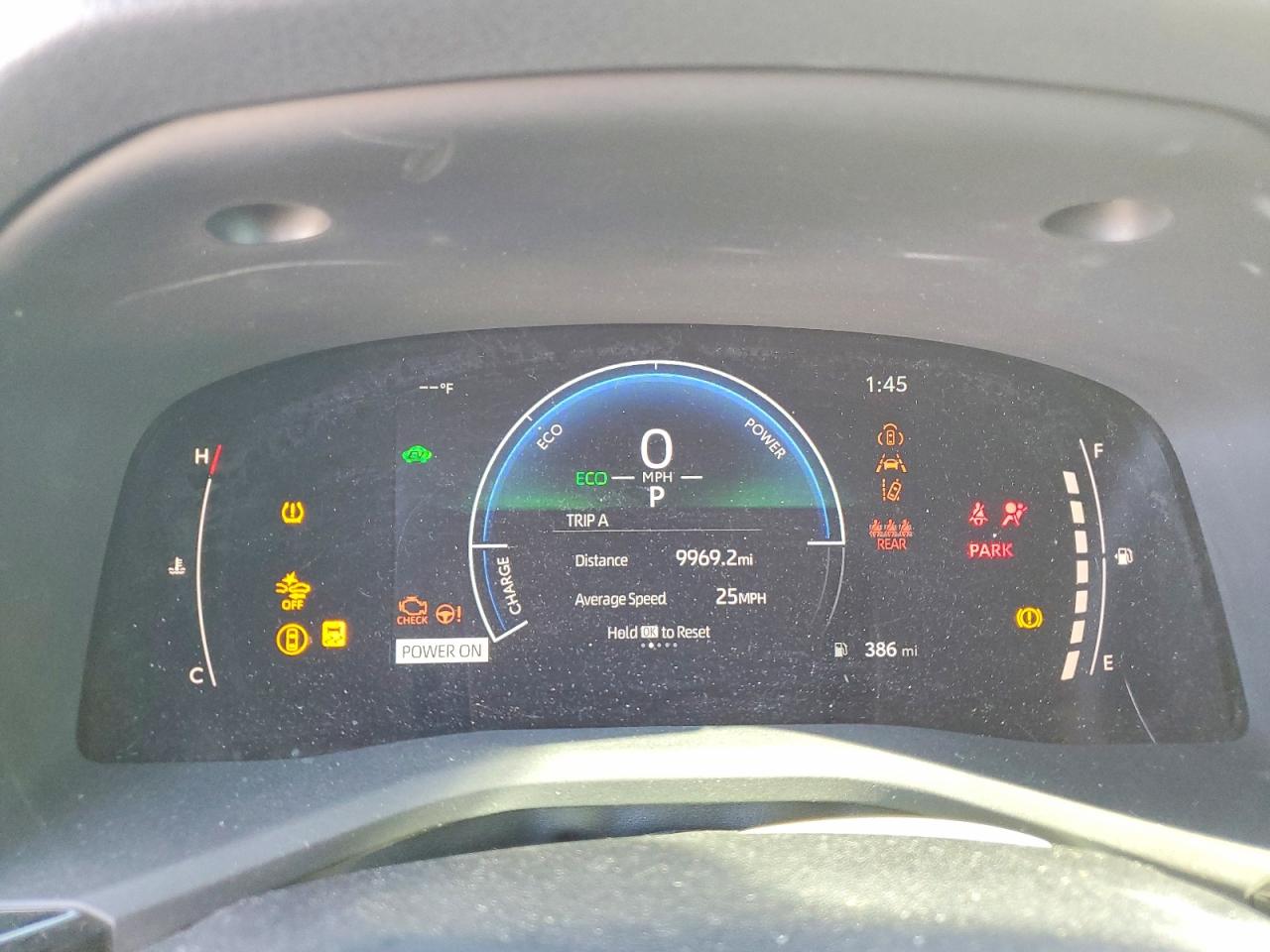 2025 TOYOTA CAMRY LE photo 9
