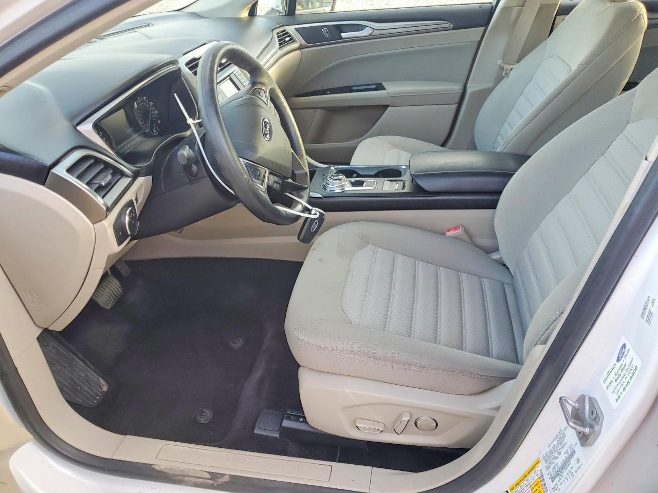 2017 FORD FUSION SE photo 13