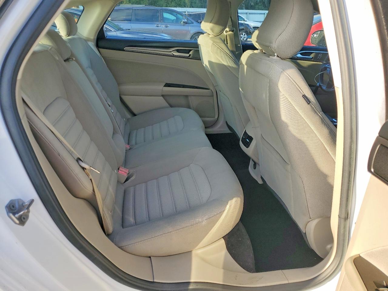 2017 FORD FUSION SE photo 19