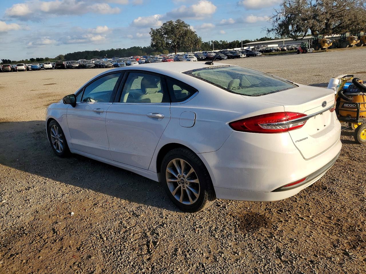 2017 FORD FUSION SE photo 3