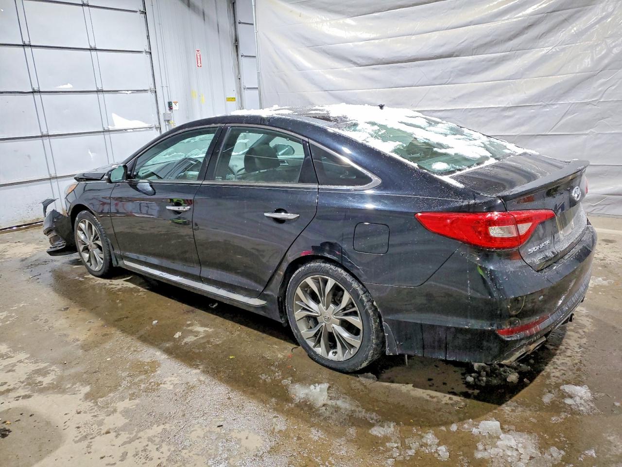 2015 HYUNDAI SONATA SPORT photo 2