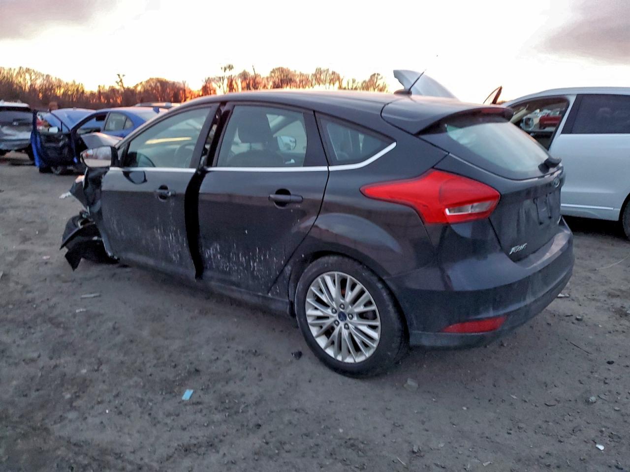 2015 FORD FOCUS TITANIUM photo 2