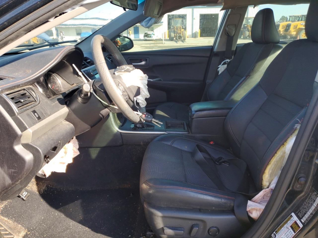 2017 TOYOTA CAMRY LE photo 7