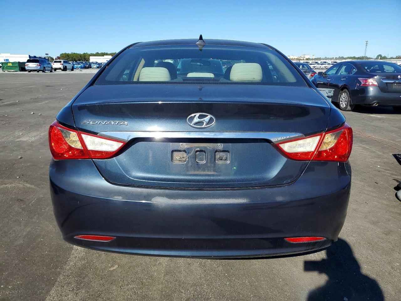 2011 HYUNDAI SONATA GLS photo 6