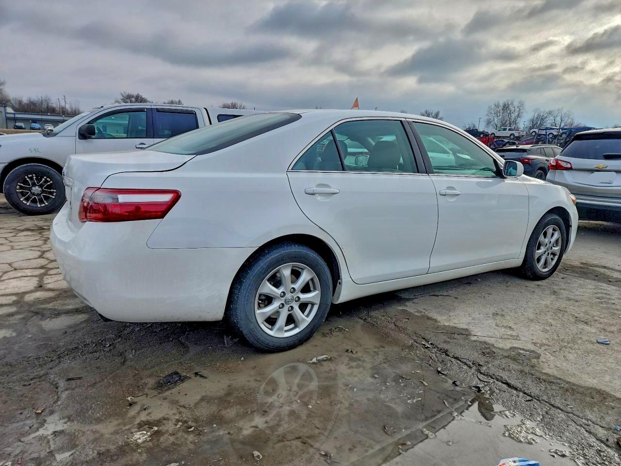 2009 TOYOTA CAMRY BASE photo 3