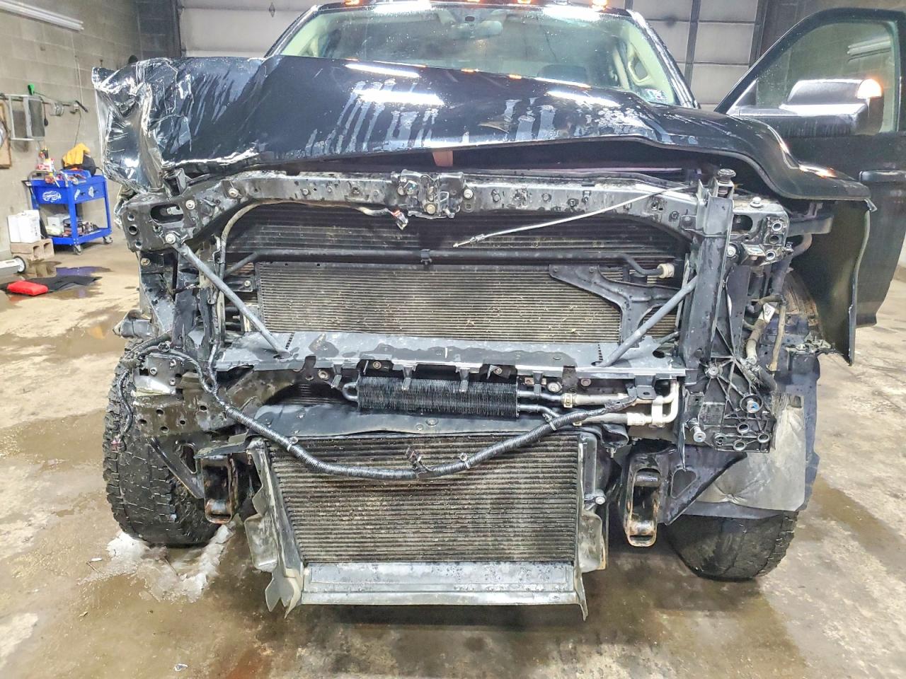 2019 RAM 3500 FLATBED TRUCK photo 9