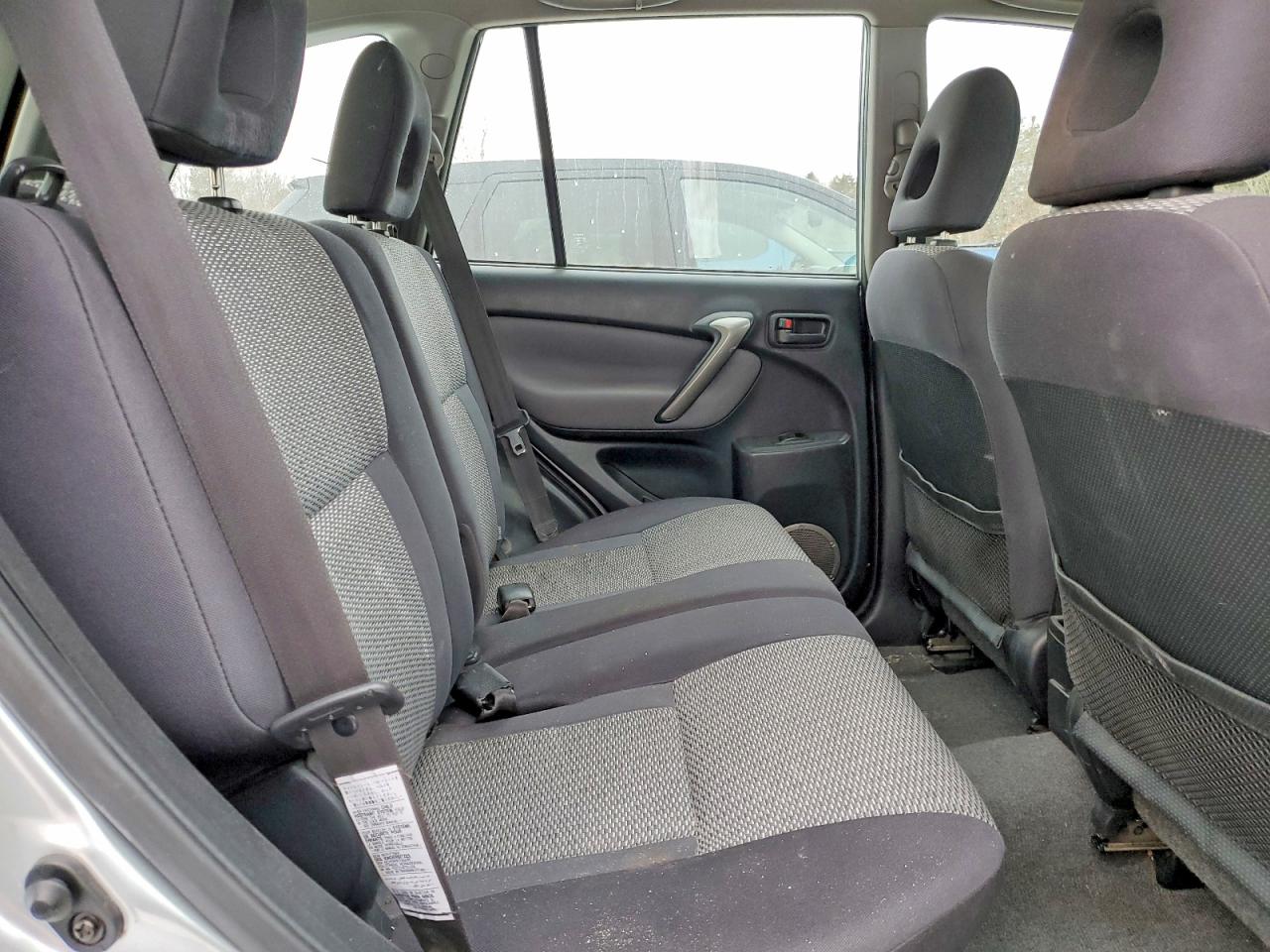 2005 TOYOTA RAV4 photo 11