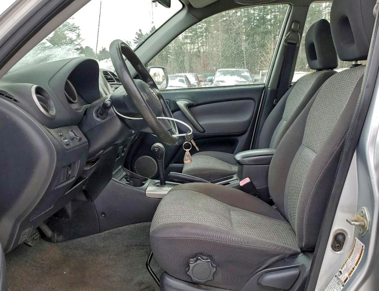 2005 TOYOTA RAV4 photo 7