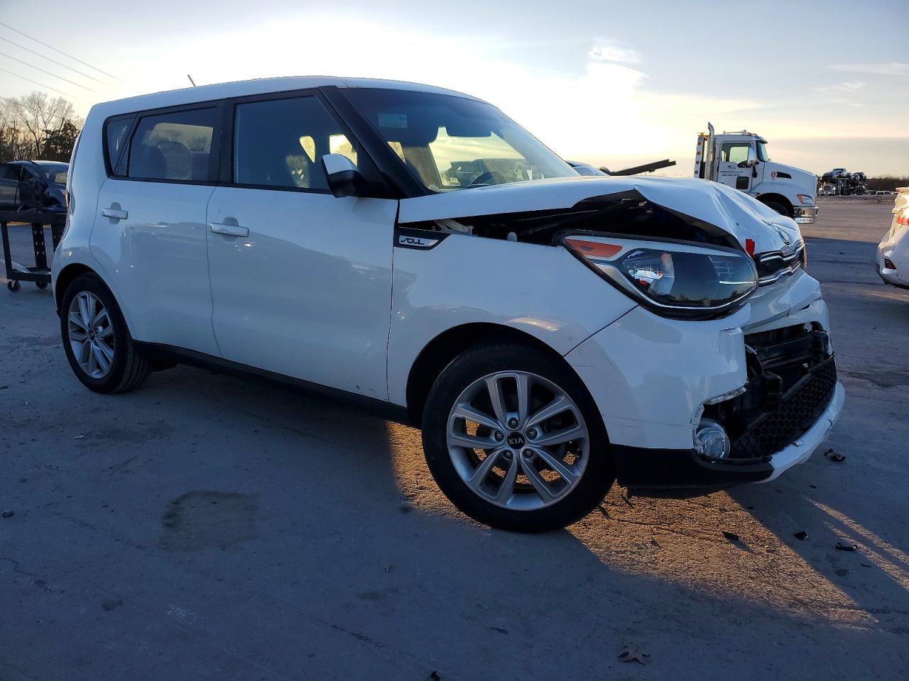 2017 KIA SOUL + photo 4