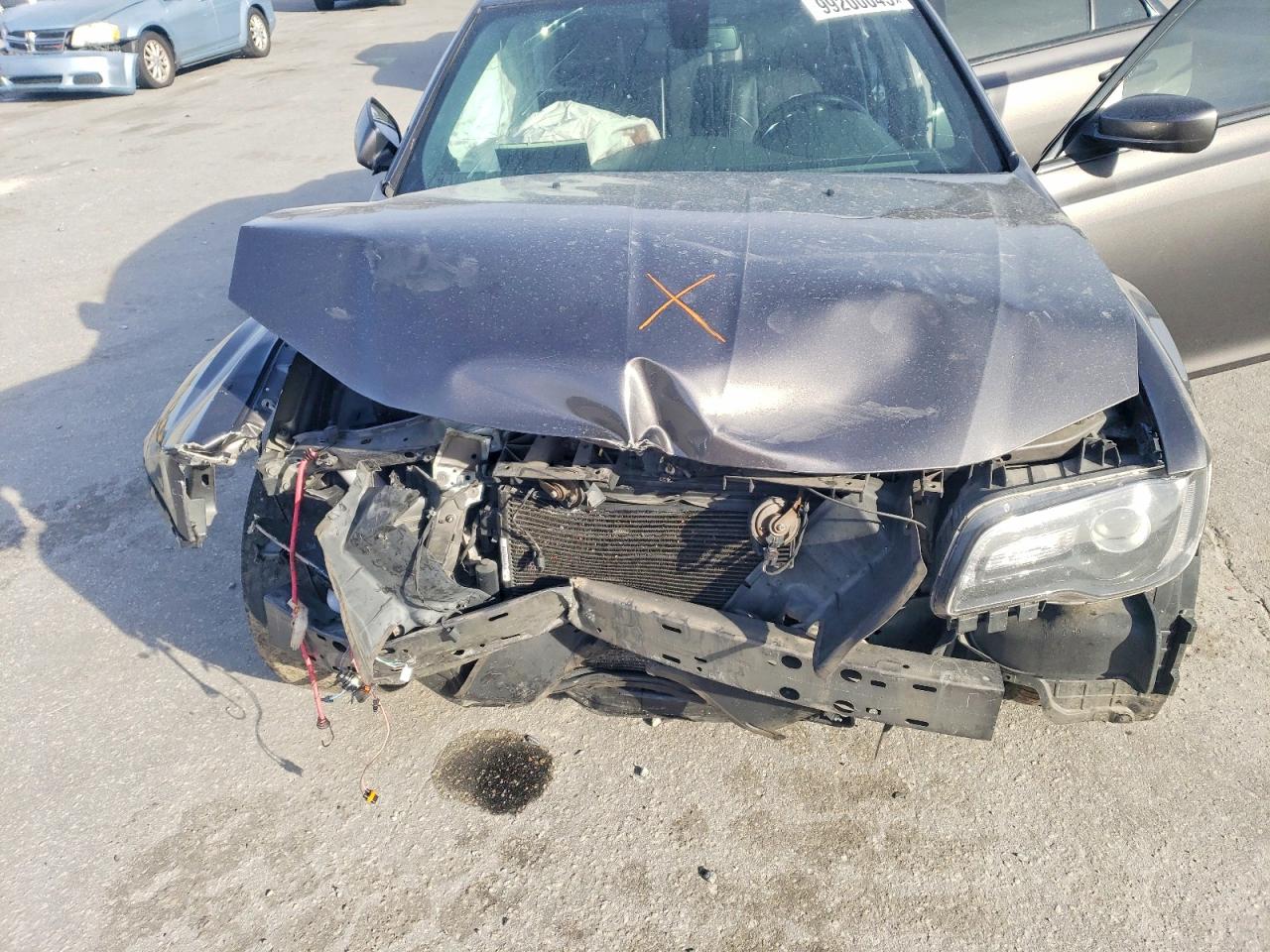 2019 CHRYSLER 300 S photo 11