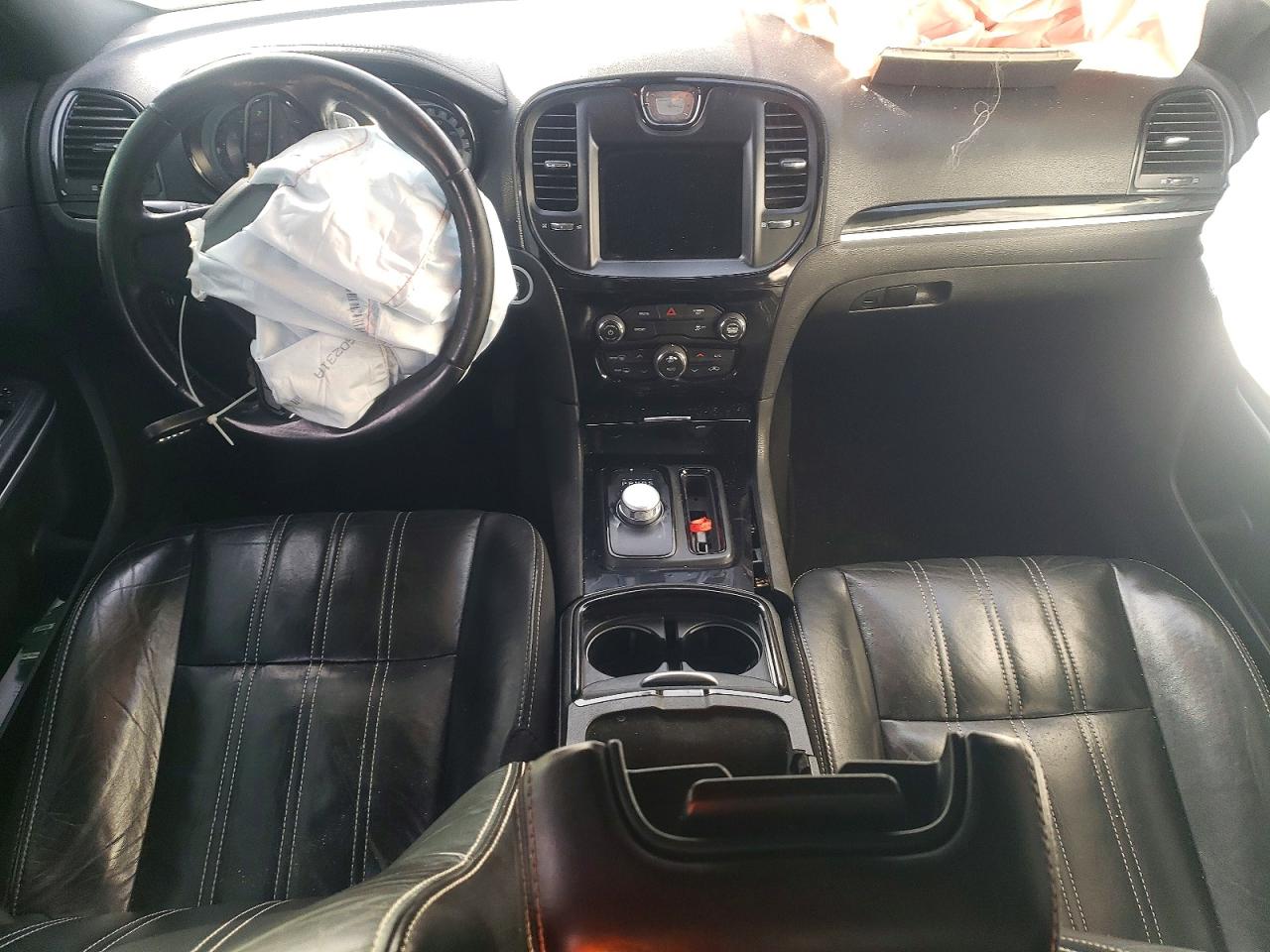 2019 CHRYSLER 300 S photo 8
