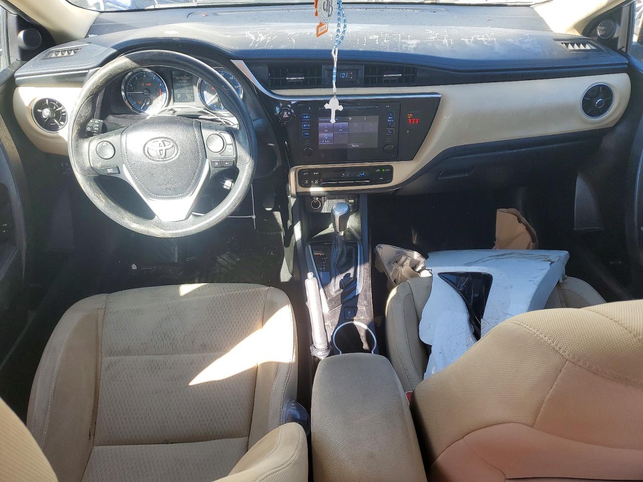 2018 TOYOTA COROLLA L photo 8