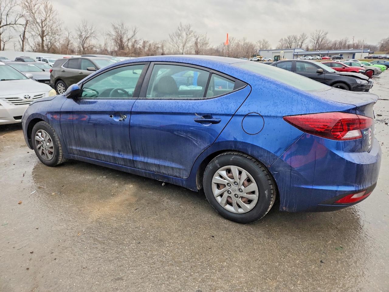 2019 HYUNDAI ELANTRA SE photo 2