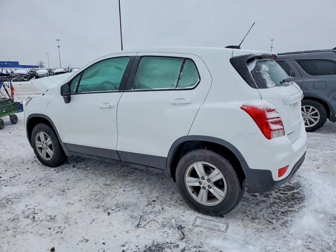 2017 CHEVROLET TRAX LS photo 2