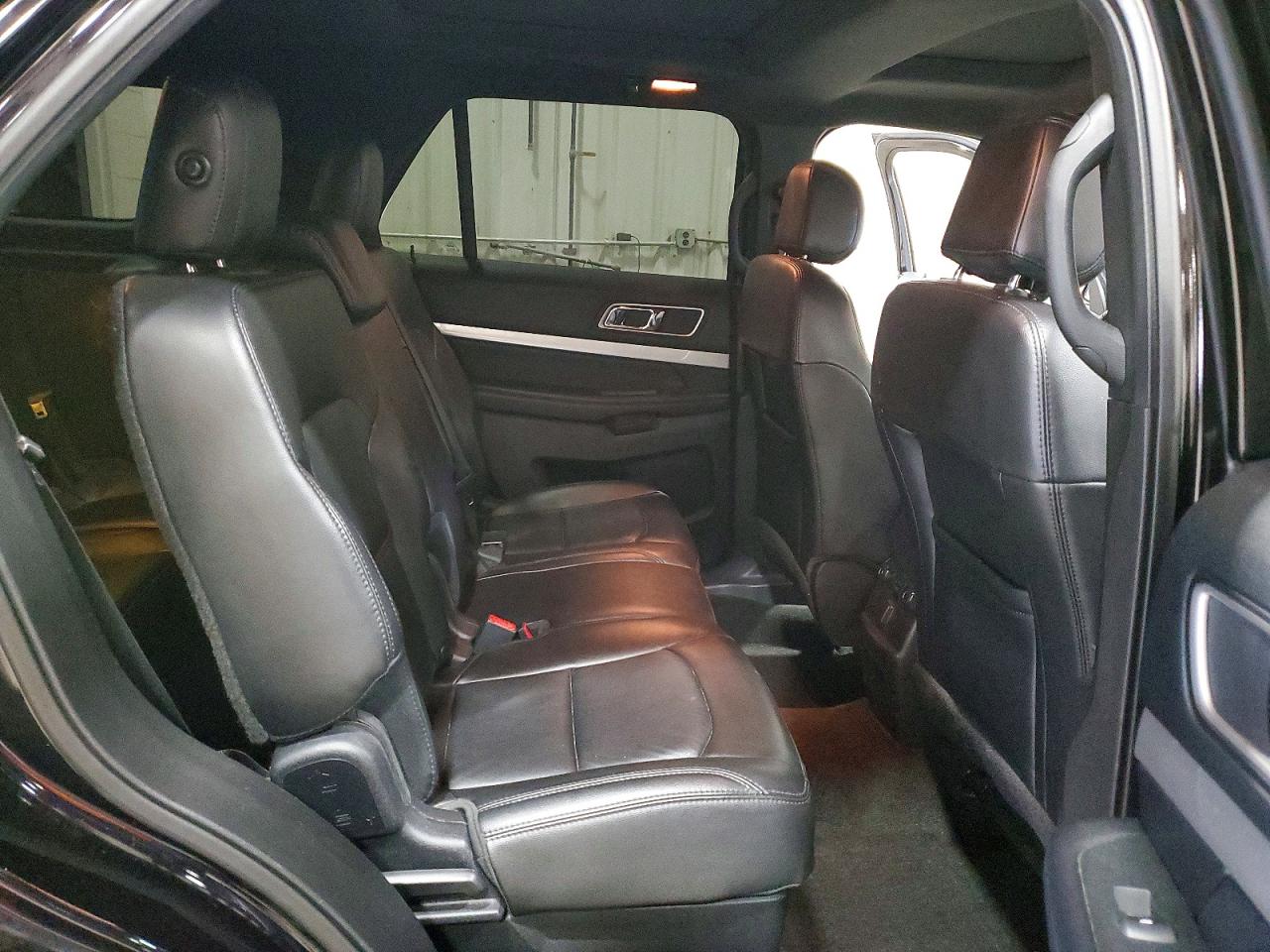 2017 FORD EXPLORER XLT photo 11