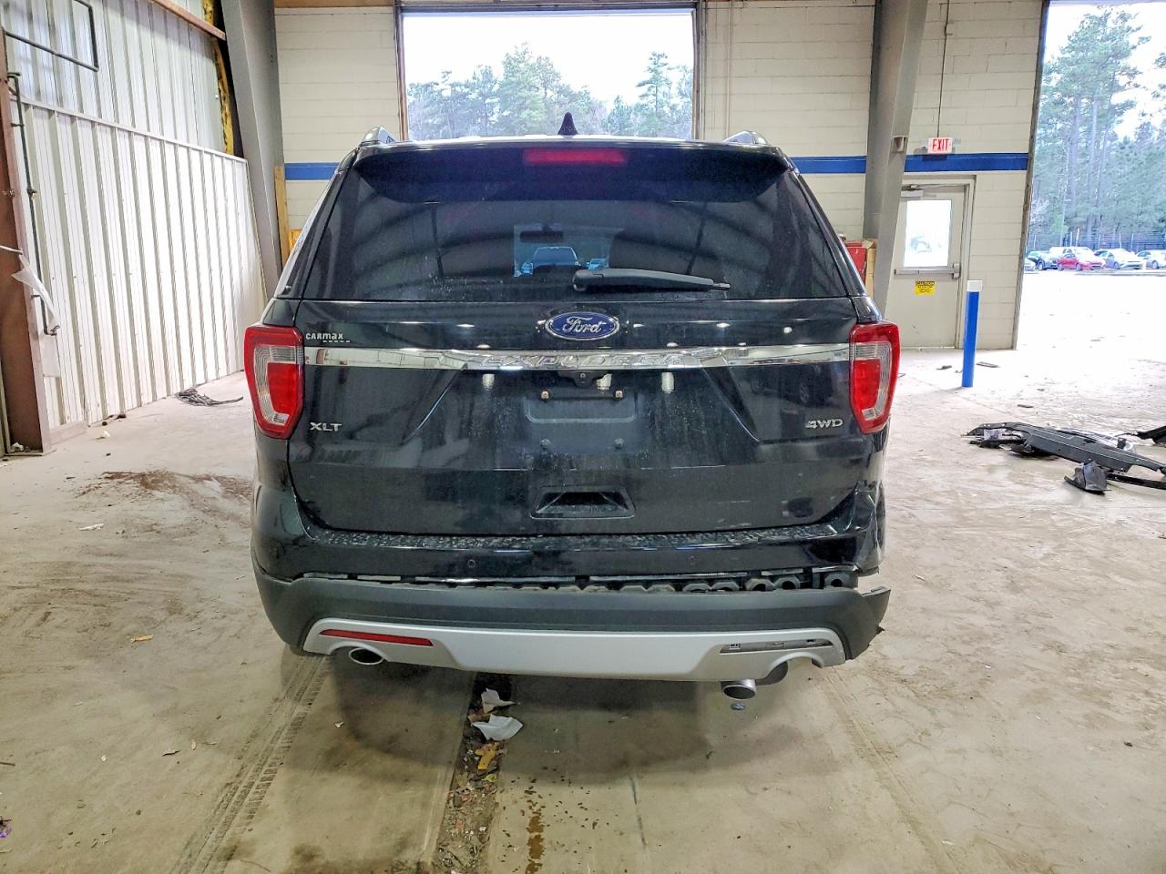 2017 FORD EXPLORER XLT photo 6