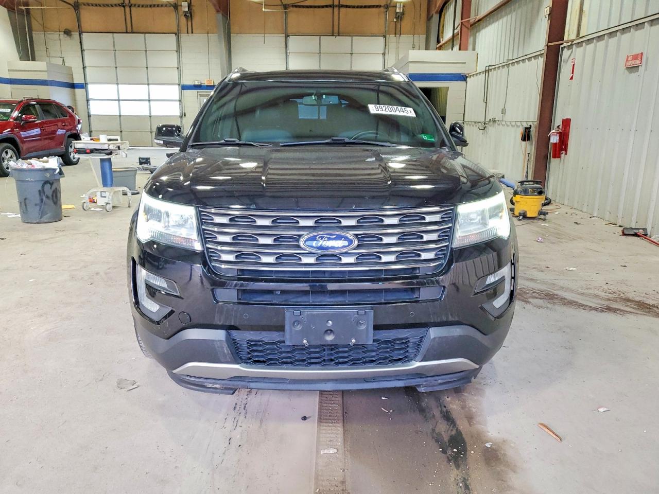 2017 FORD EXPLORER XLT photo 5