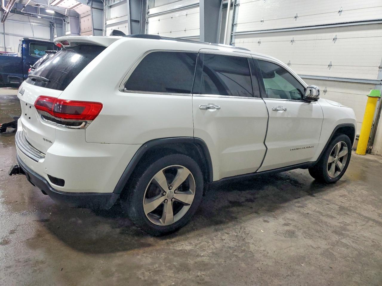 2015 JEEP GRAND CHEROKEE LIMITED photo 3