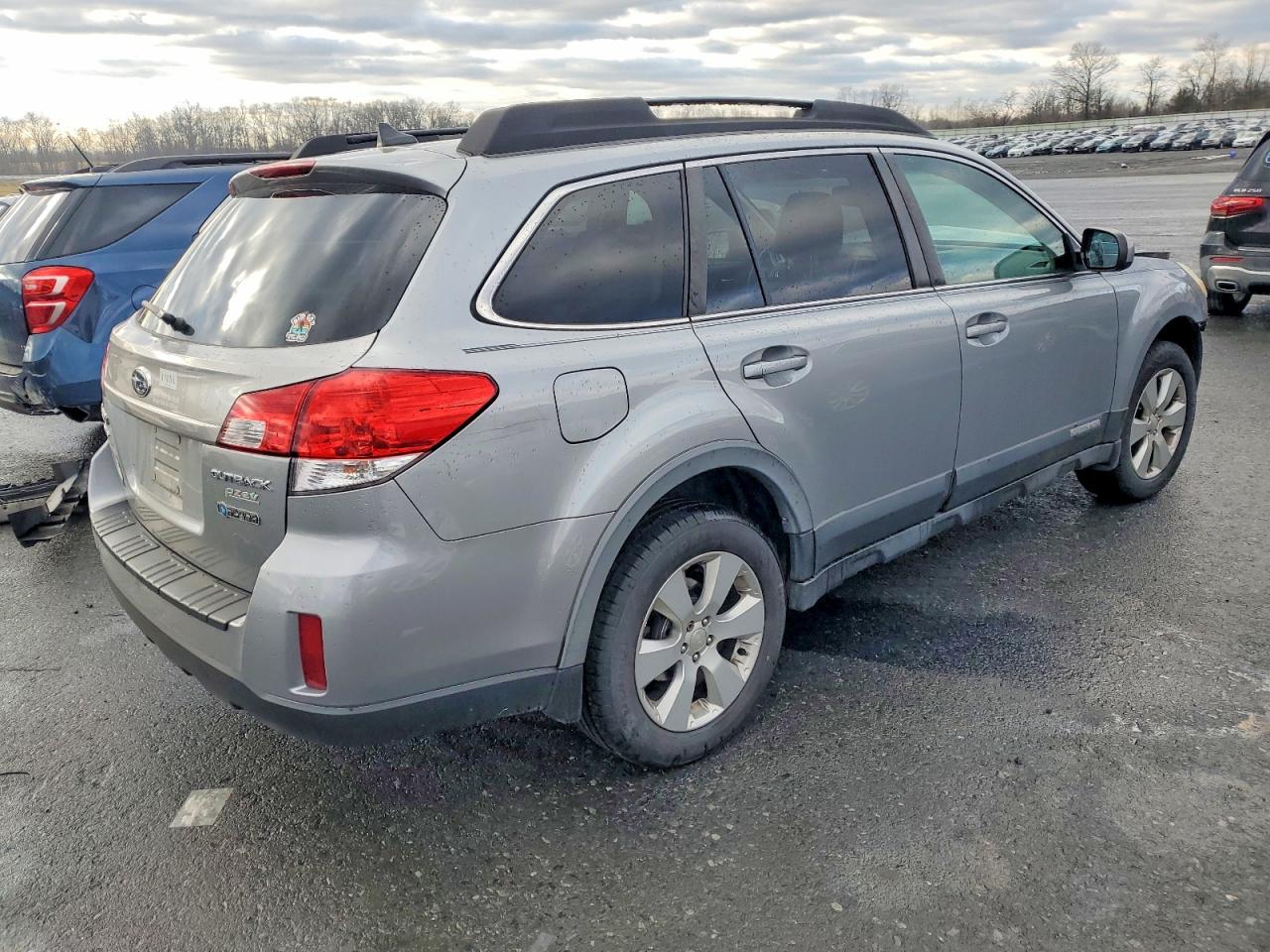 2011 SUBARU OUTBACK 2.5I LIMITED photo 3