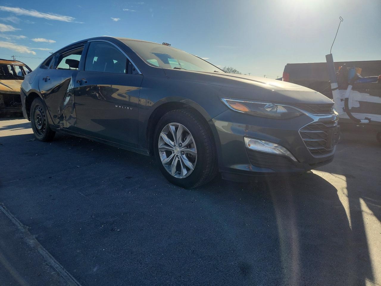 2021 CHEVROLET MALIBU LT photo 4