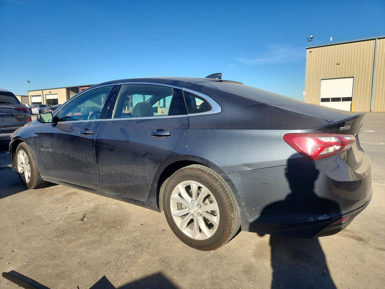 2021 CHEVROLET MALIBU LT photo 2