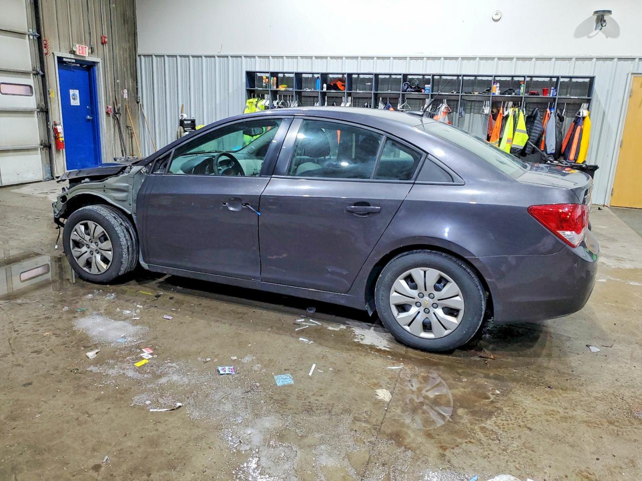 2014 CHEVROLET CRUZE LS photo 2