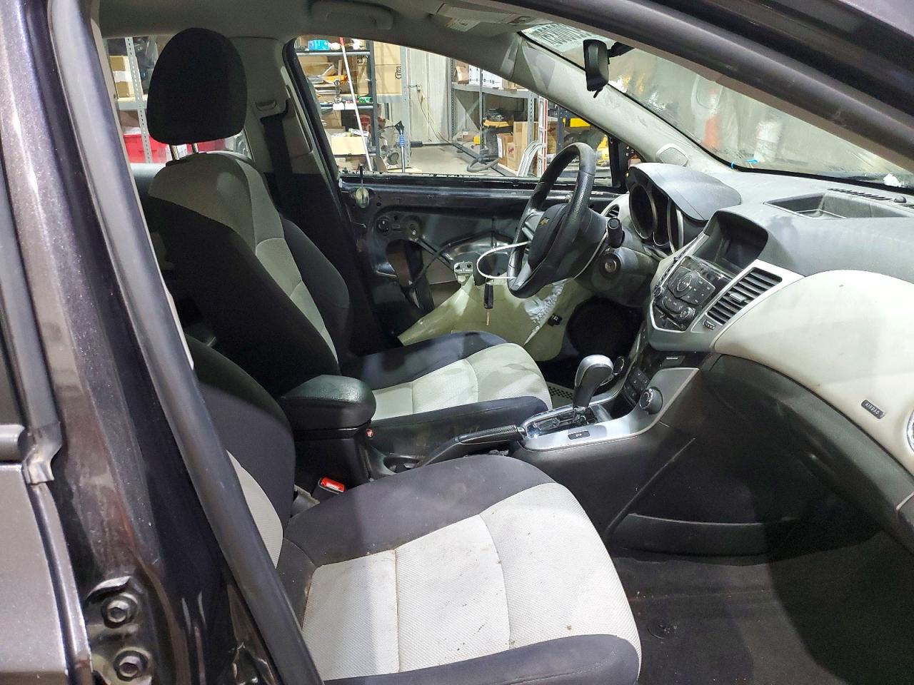 2014 CHEVROLET CRUZE LS photo 7