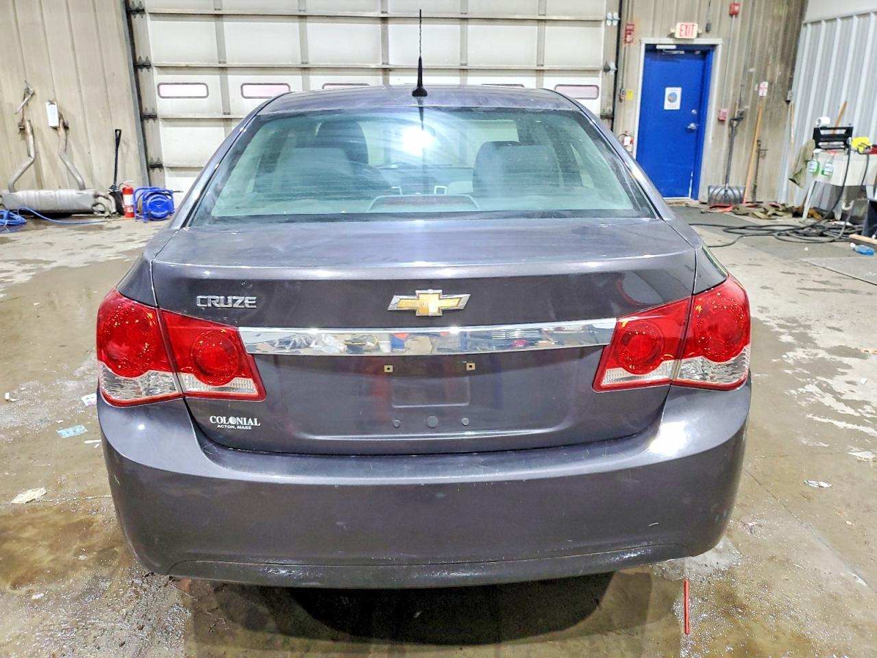 2014 CHEVROLET CRUZE LS photo 6