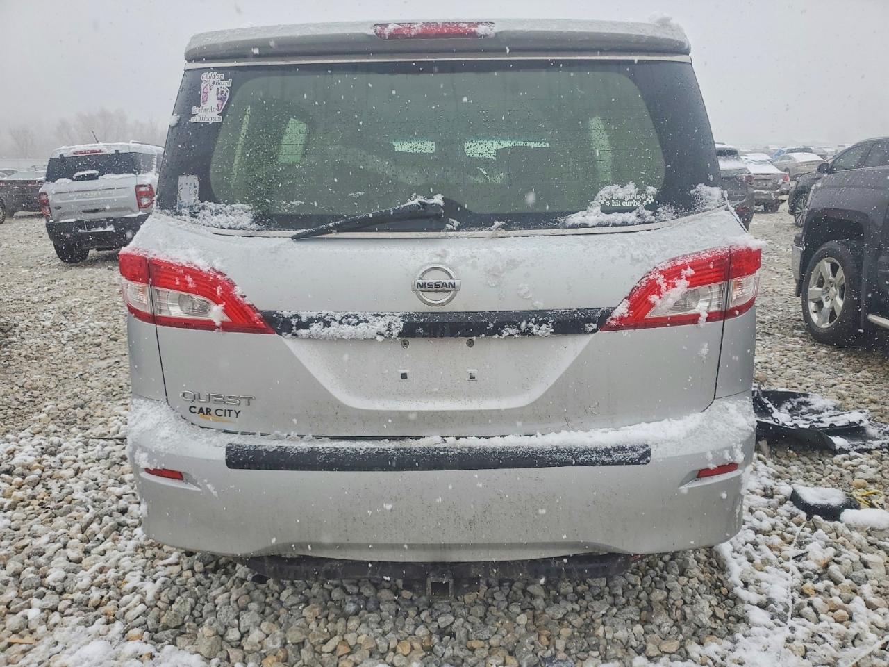 2015 NISSAN QUEST S photo 6