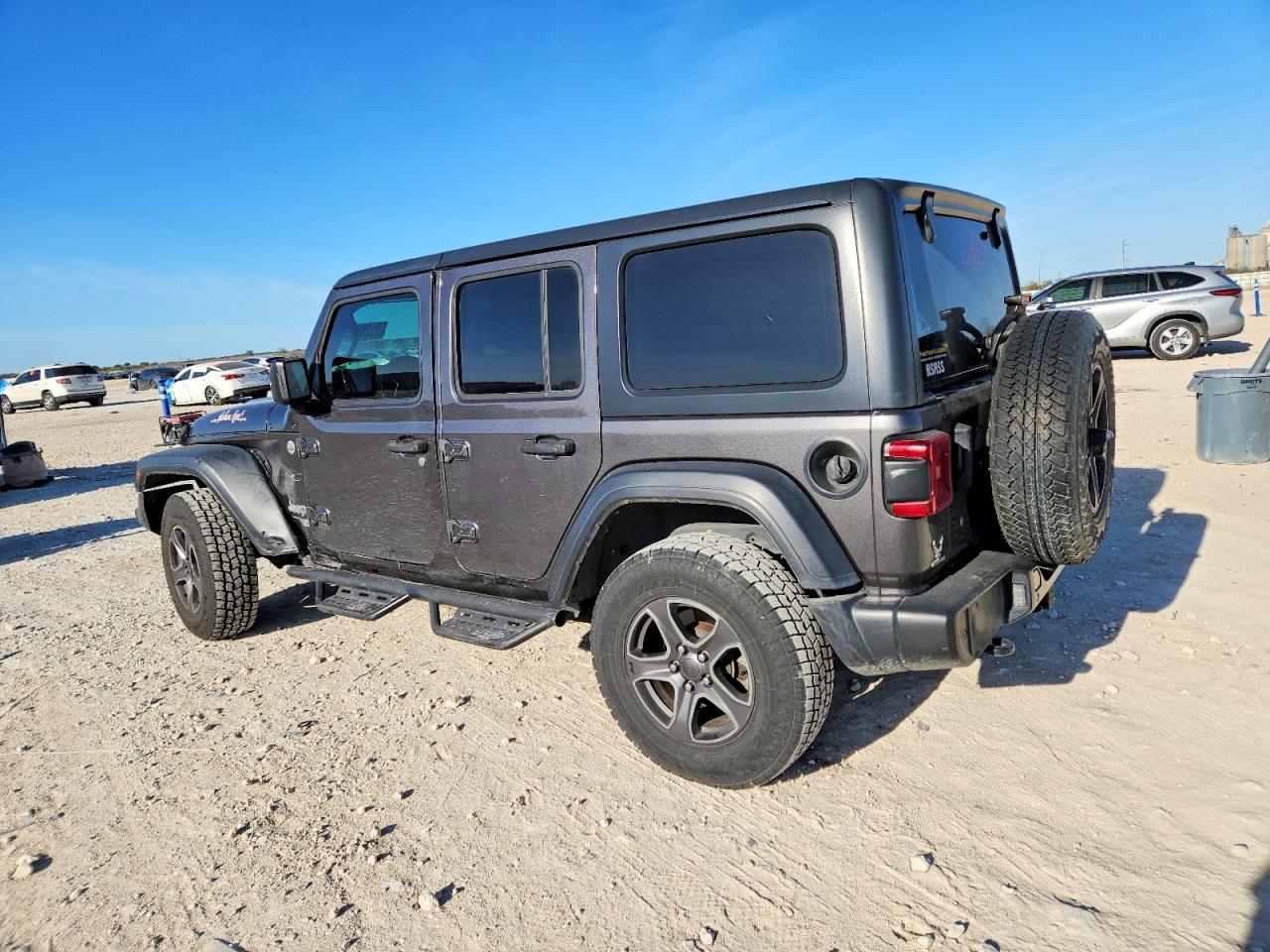 2018 JEEP WRANGLER UNLIMITED SPORT photo 2