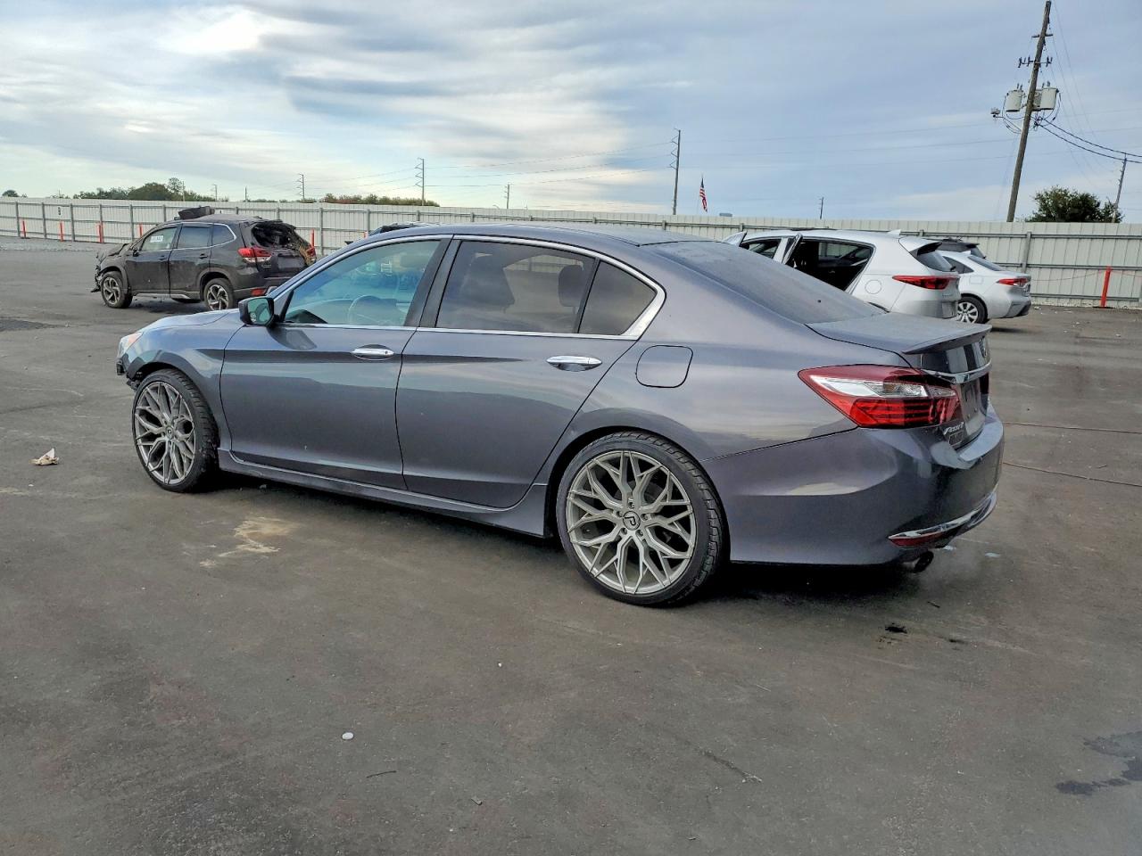 2017 HONDA ACCORD SPORT SPECIAL EDITION photo 2