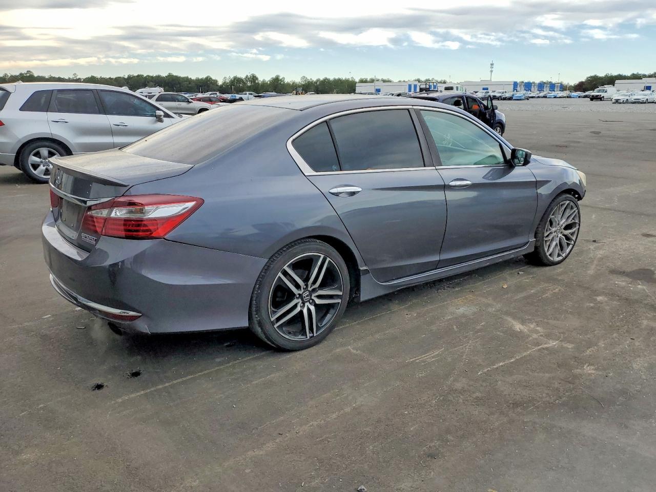 2017 HONDA ACCORD SPORT SPECIAL EDITION photo 3