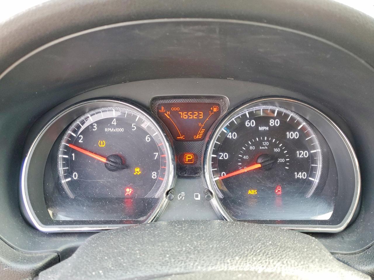2012 NISSAN VERSA S photo 9