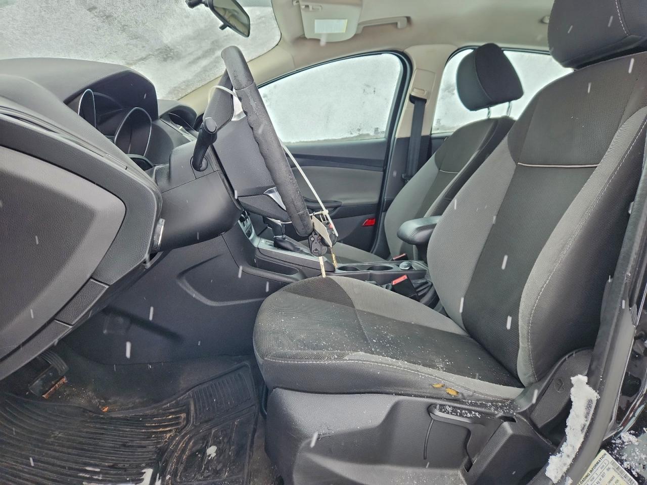 2014 FORD FOCUS SE photo 7