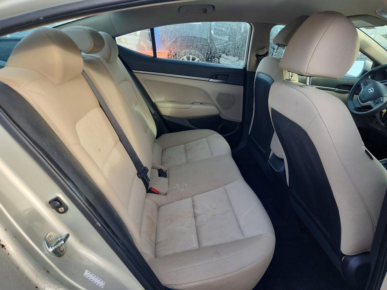 2017 HYUNDAI ELANTRA SE photo 10