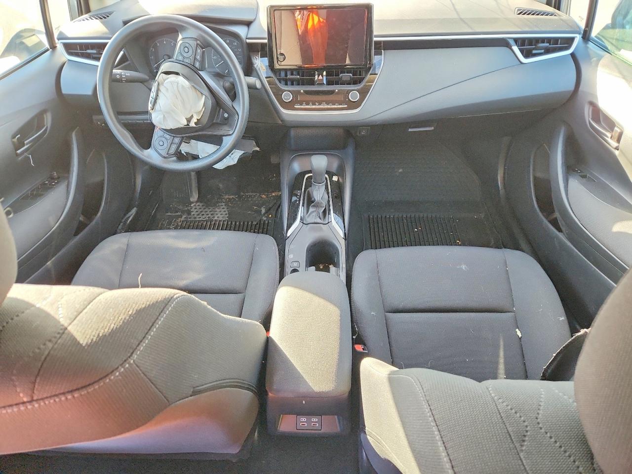 2025 TOYOTA COROLLA LE photo 8